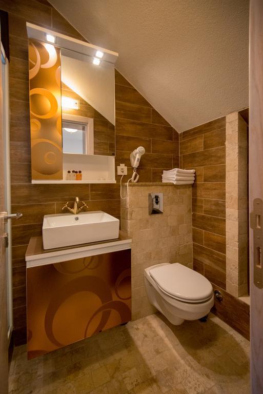 Apartments Marija Risan Habitación foto