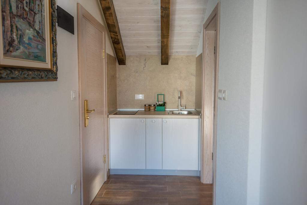 Apartments Marija Risan Habitación foto
